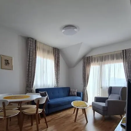 Gaga Διαμέρισμα *