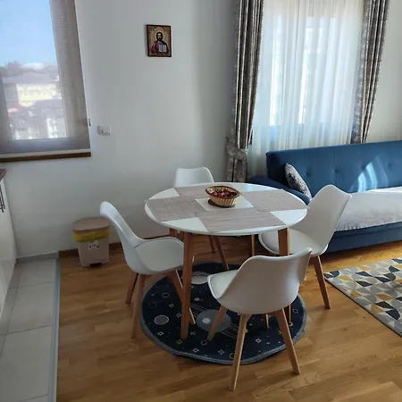 Gaga Apartment *